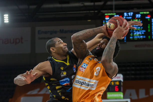 牢牢控制住 牢牢控制住